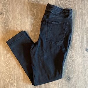 So High Rise Crop stretch black jeans